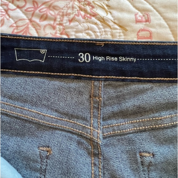 Levi’s High Rise Skinny jean, size 30 - Picture 4 of 4